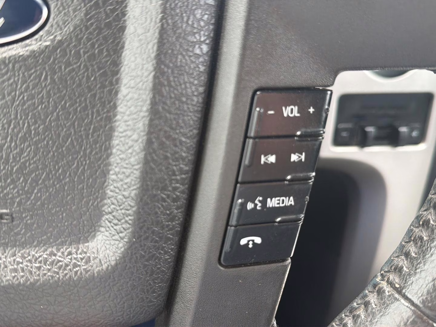 2014 Tuxedo Black Metallic Ford F-150 4WD SUPERCAB 145  XLT 4X4