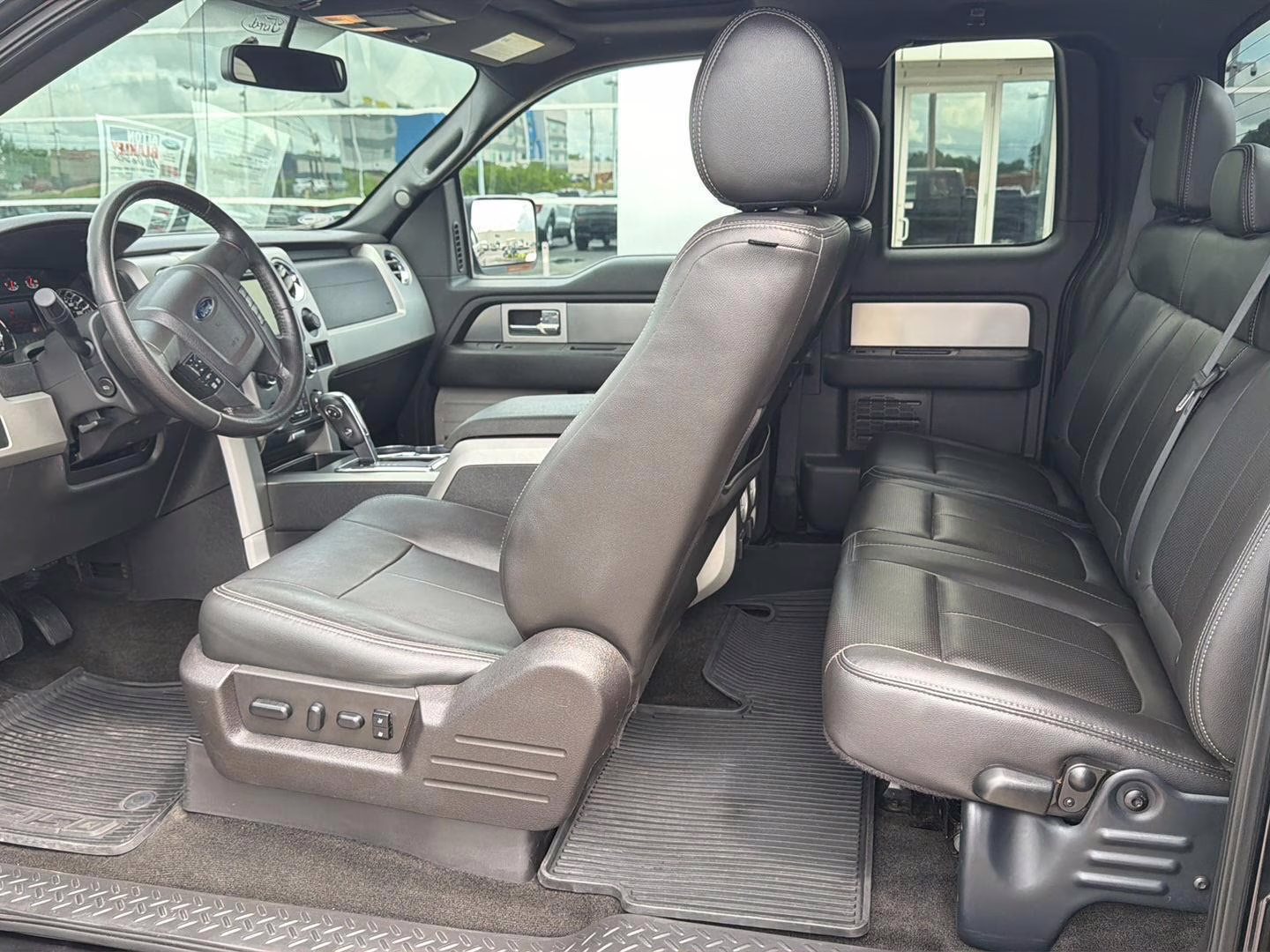 2014 Tuxedo Black Metallic Ford F-150 4WD SUPERCAB 145  XLT 4X4