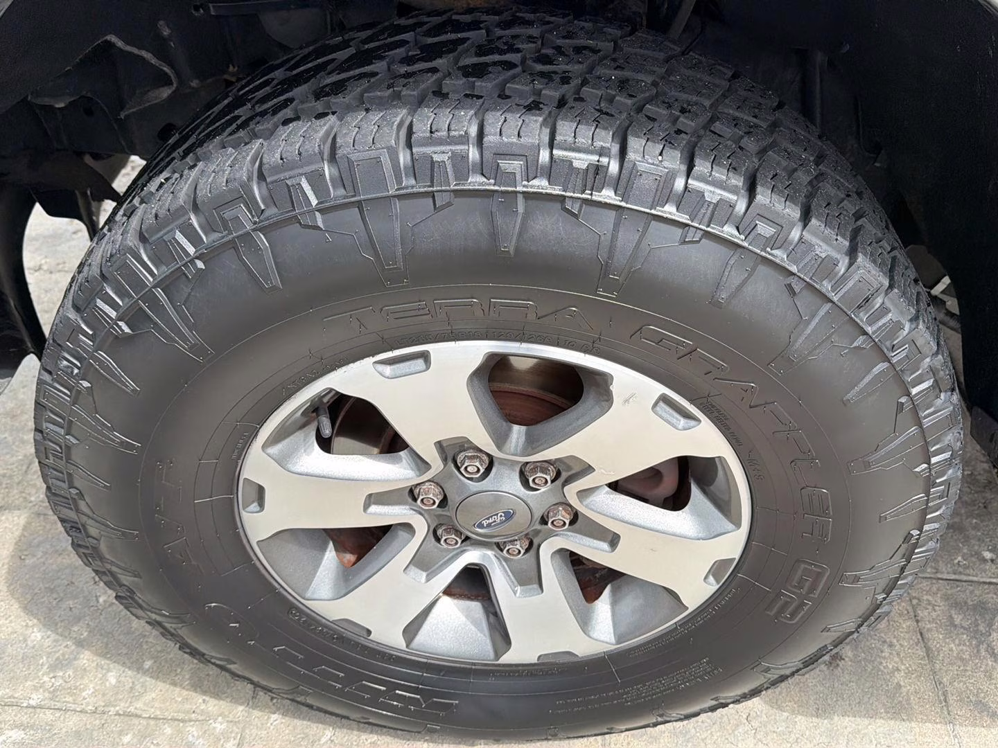 2014 Tuxedo Black Metallic Ford F-150 4WD SUPERCAB 145  XLT 4X4