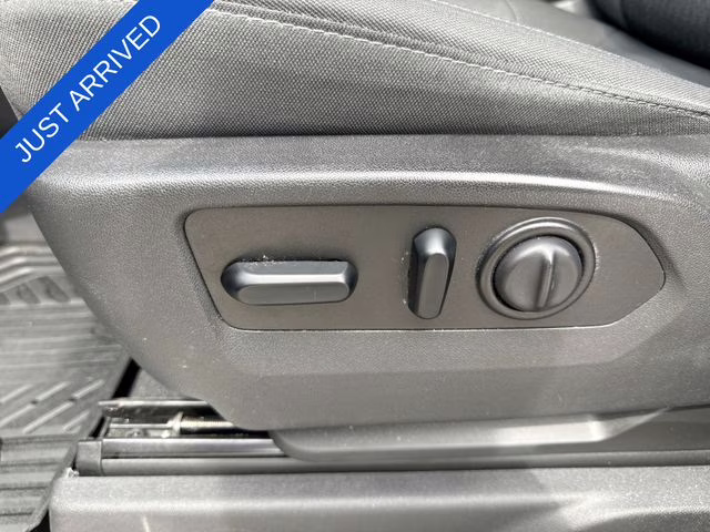 2021 Summit White Chevrolet Silverado 1500 RST 4X4 Truck