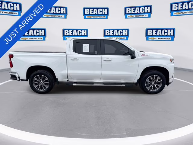 2021 Summit White Chevrolet Silverado 1500 RST 4X4 Truck