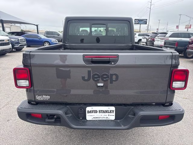 2026 Granite Crystal Metallic Clearcoat Jeep Gladiator Sport 4X4 Truck
