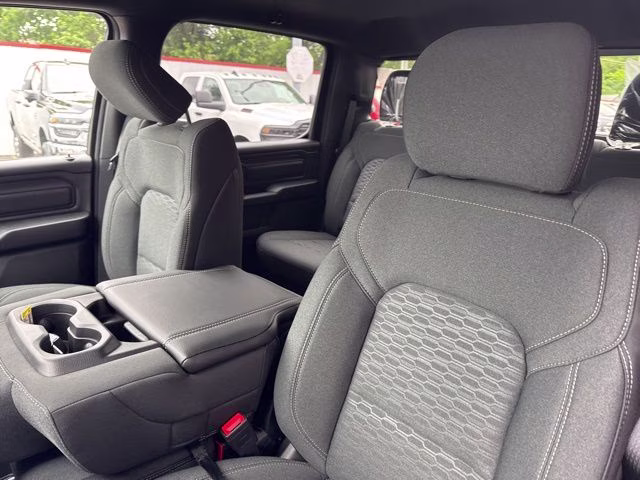 2026 Diamond Black Crystal Pearlcoat Ram 1500 Express 4X4 Truck