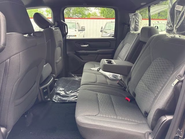 2026 Diamond Black Crystal Pearlcoat Ram 1500 Express 4X4 Truck