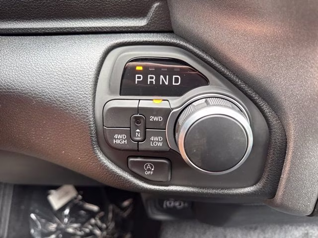 2026 Diamond Black Crystal Pearlcoat Ram 1500 Express 4X4 Truck