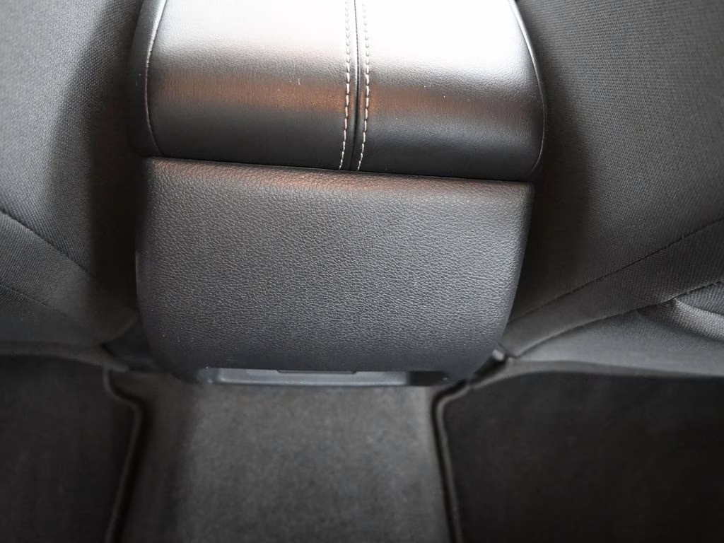 2022 Super Black Nissan Altima 2.5 SV FWD Sedan
