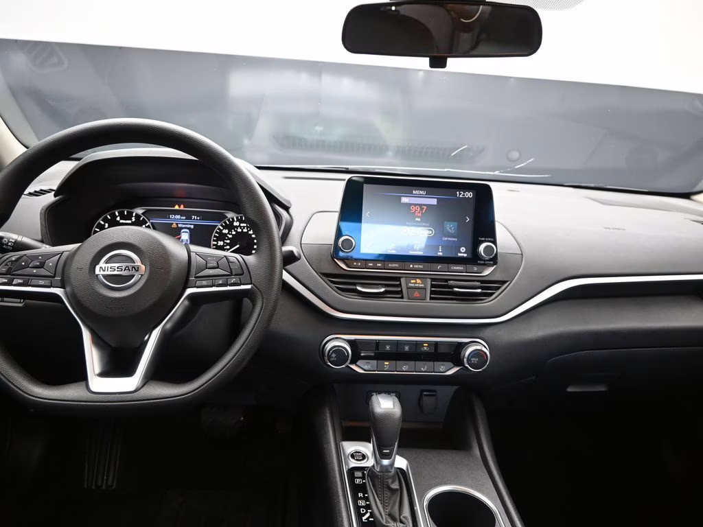 2022 Super Black Nissan Altima 2.5 SV FWD Sedan