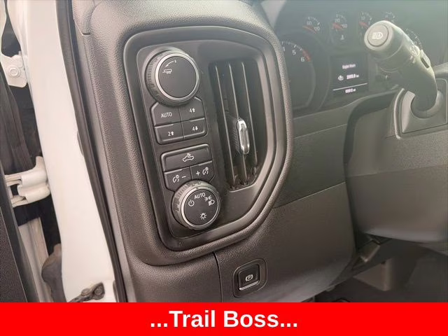 2022 Summit White Chevrolet Silverado 1500 Custom Trail Boss 4X4 Truck