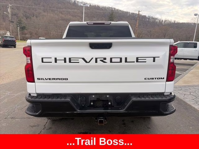 2022 Summit White Chevrolet Silverado 1500 Custom Trail Boss 4X4 Truck