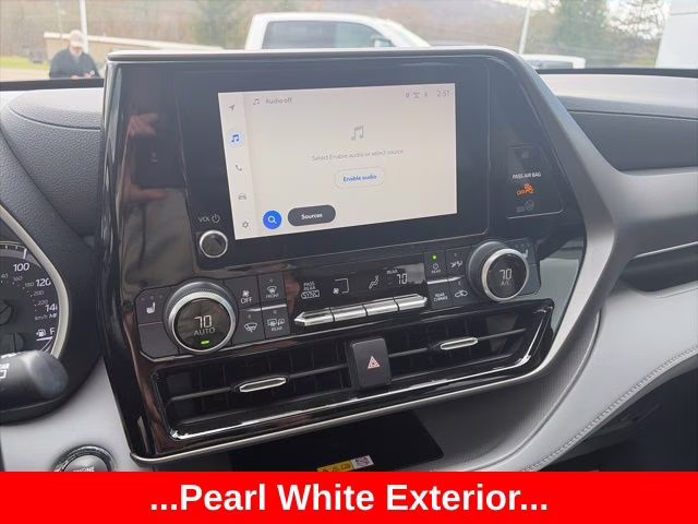 2023 Pearl Toyota Highlander XLE FWD SUV