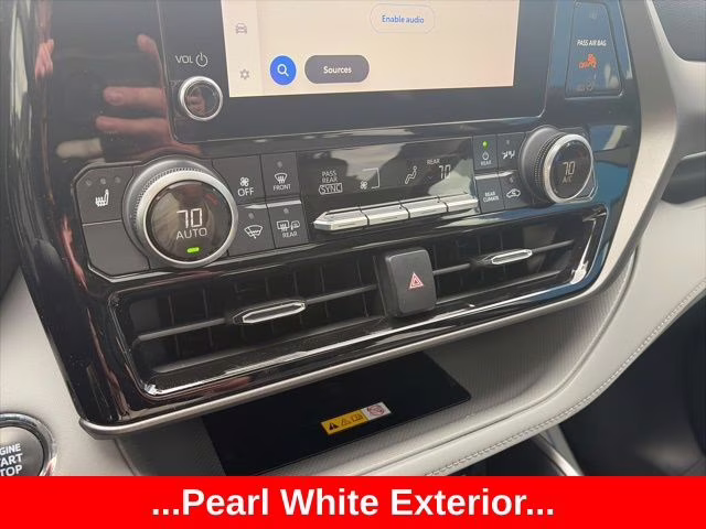 2023 Pearl Toyota Highlander XLE FWD SUV