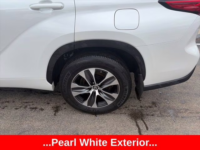 2023 Pearl Toyota Highlander XLE FWD SUV