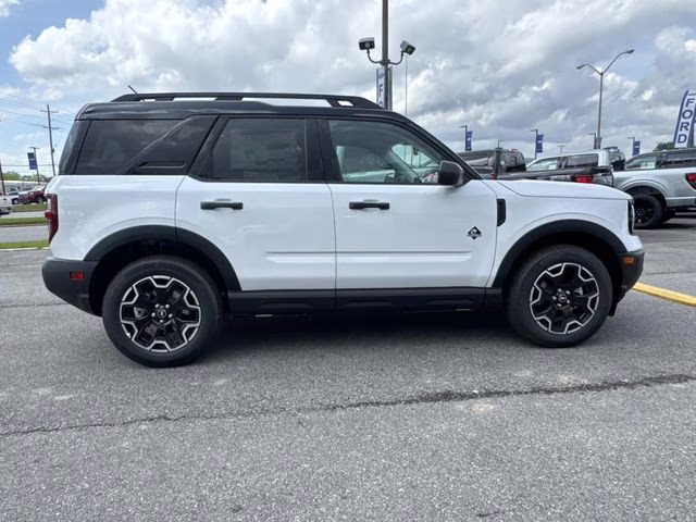 2026 Oxford White Ford Bronco Sport Outer Banks 4X4 SUV
