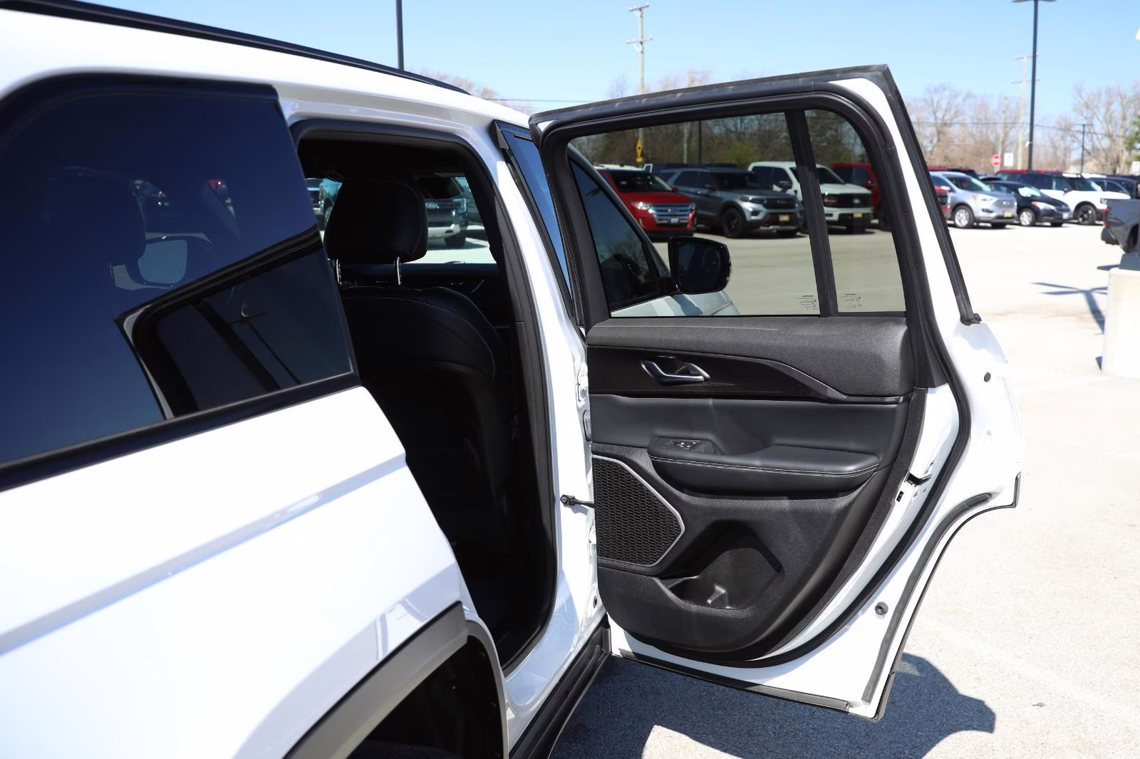 2022 Bright White Clearcoat Jeep Grand Cherokee Altitude 4X4 SUV