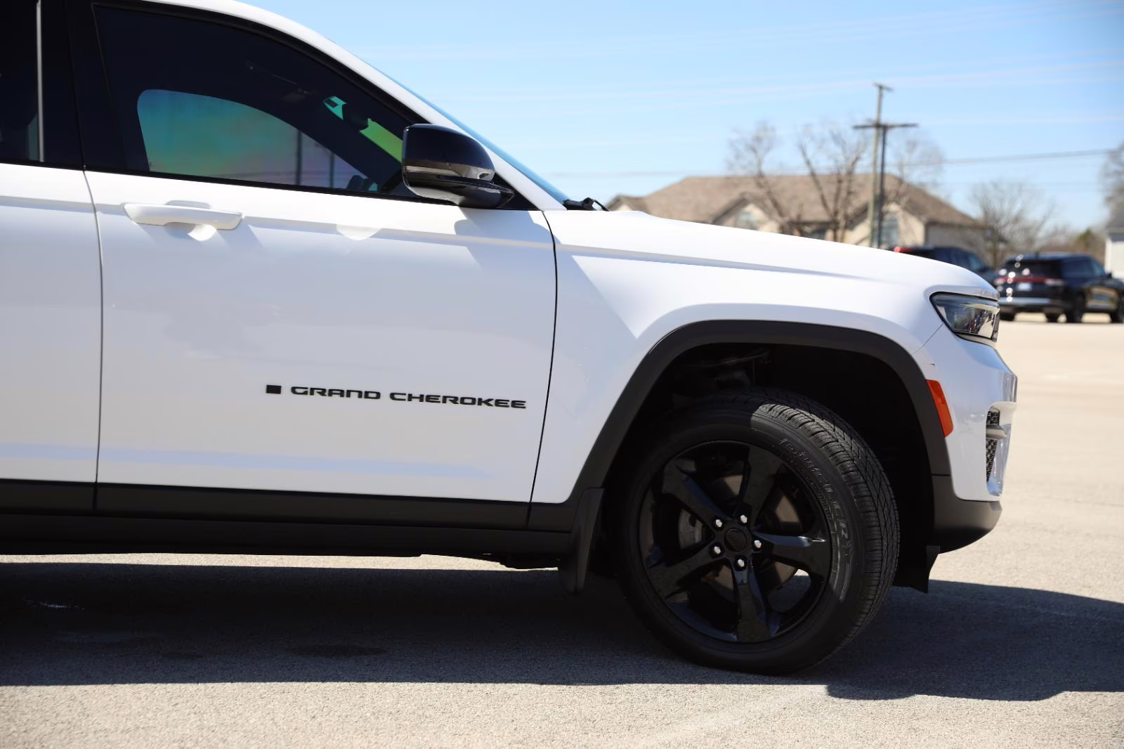 2022 Bright White Clearcoat Jeep Grand Cherokee Altitude 4X4 SUV
