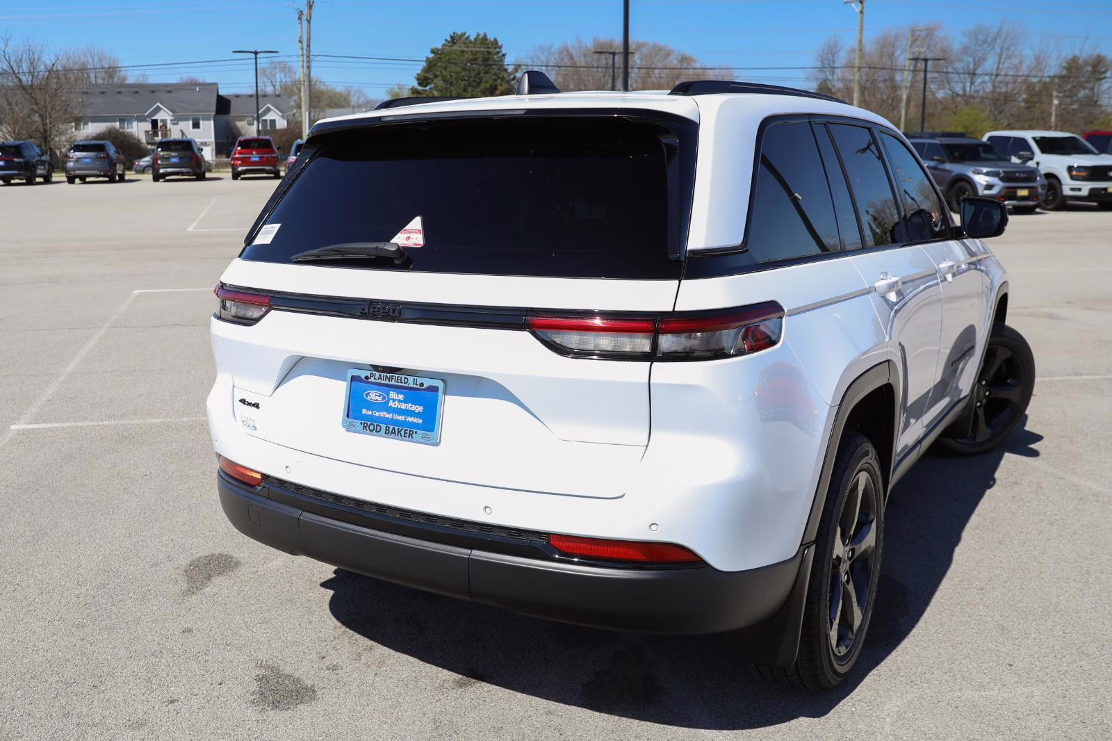 2022 Bright White Clearcoat Jeep Grand Cherokee Altitude 4X4 SUV
