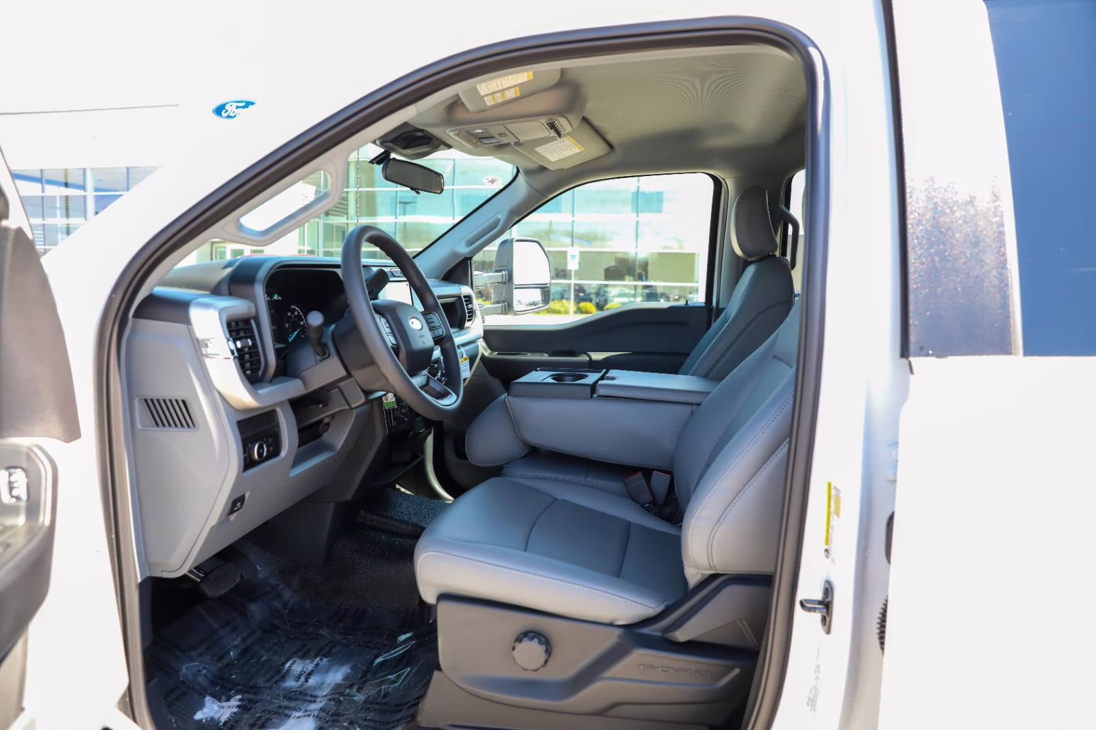 2026 Oxford White Ford Super Duty F-350 SRW XL 4X4 Truck