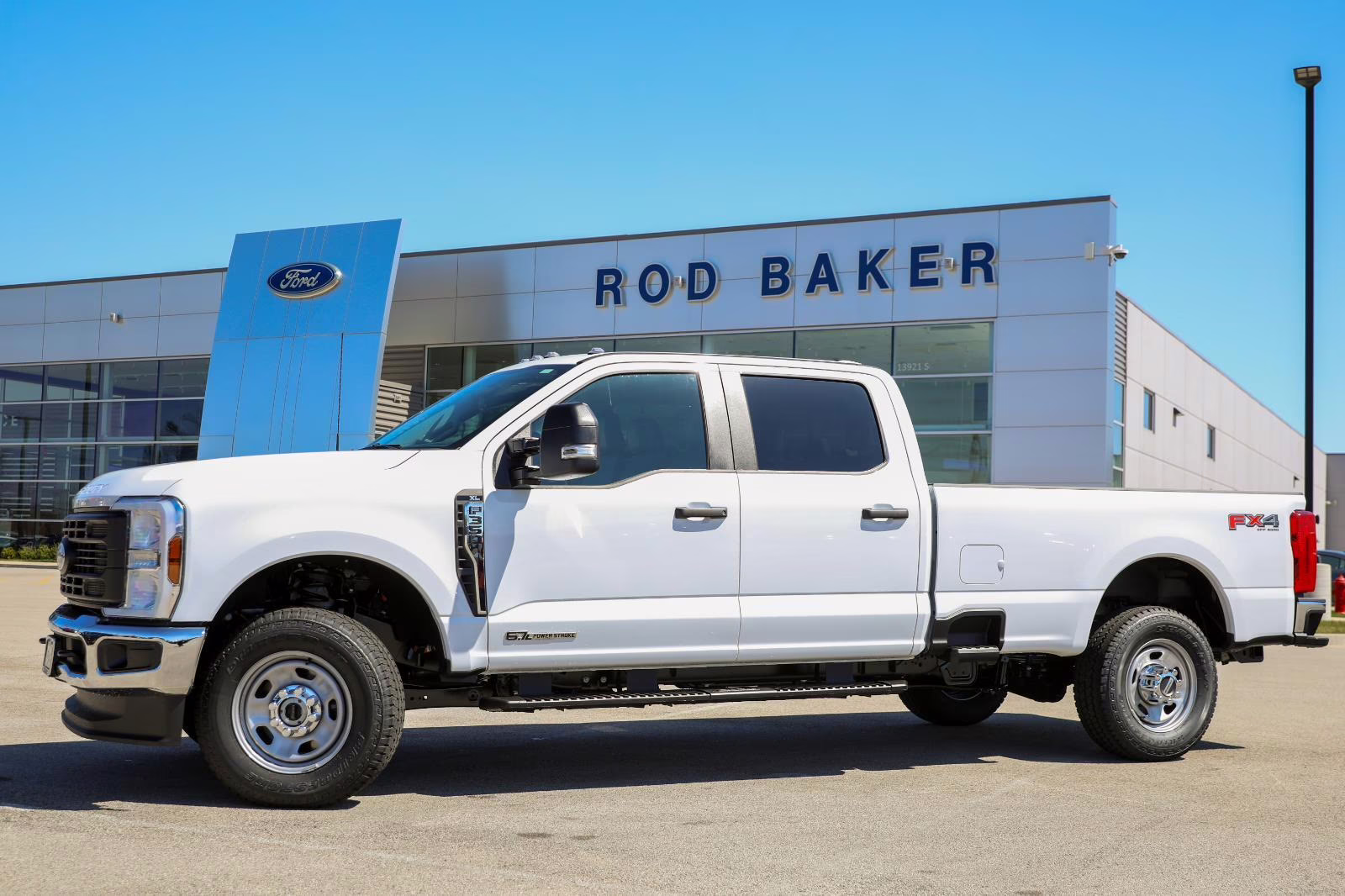 2026 Oxford White Ford Super Duty F-350 SRW XL 4X4 Truck