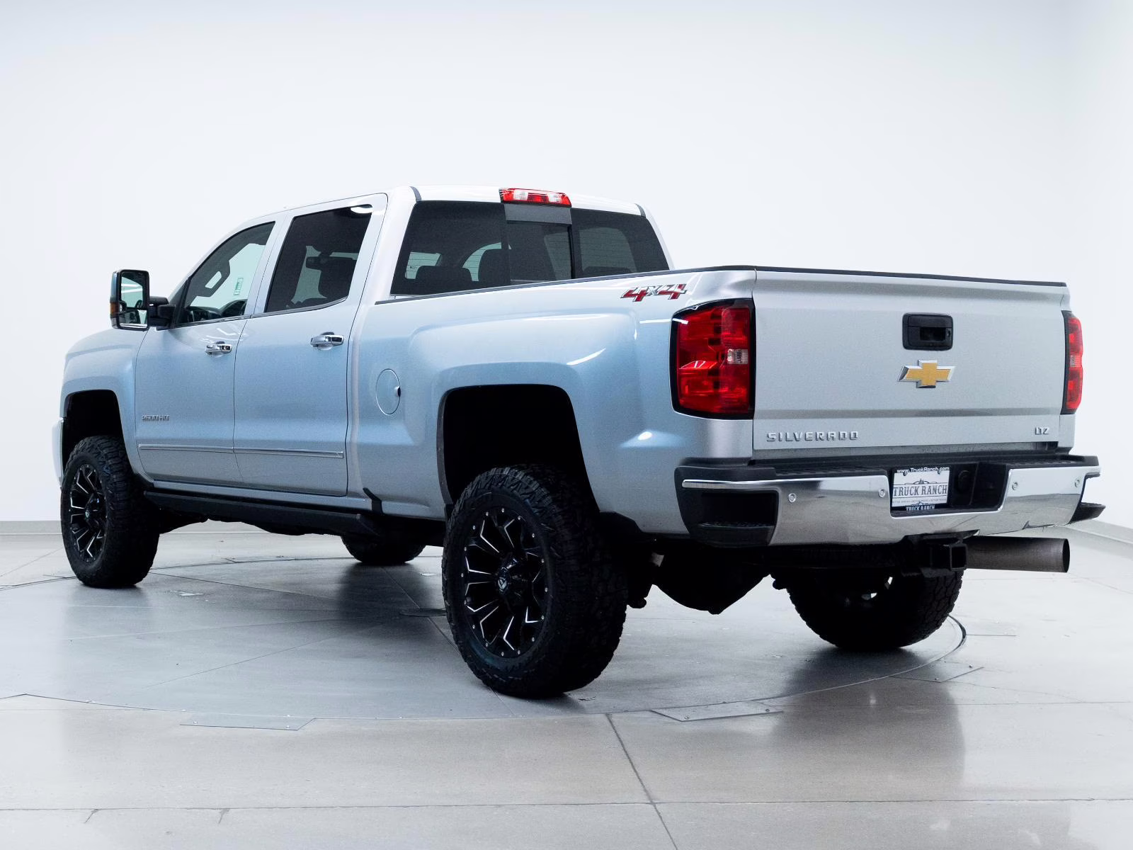 2019 Silver Ice Metallic Chevrolet Silverado 2500HD LTZ 4X4 Truck