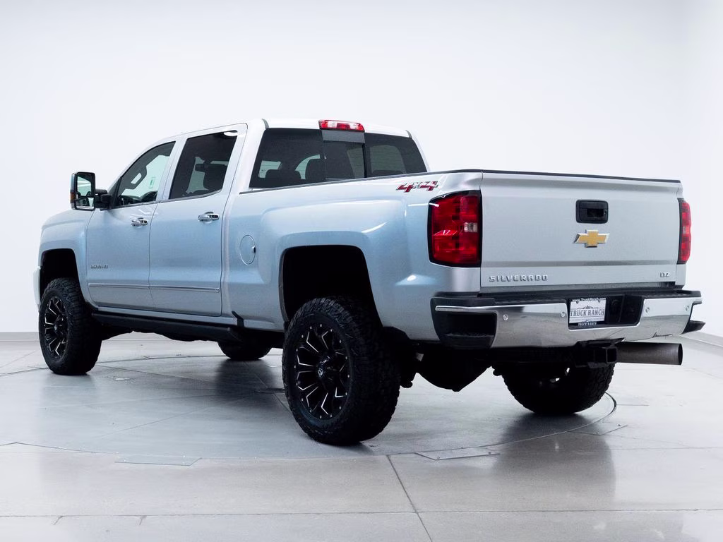 2019 Silver Ice Metallic Chevrolet Silverado 2500HD LTZ 4X4 Truck