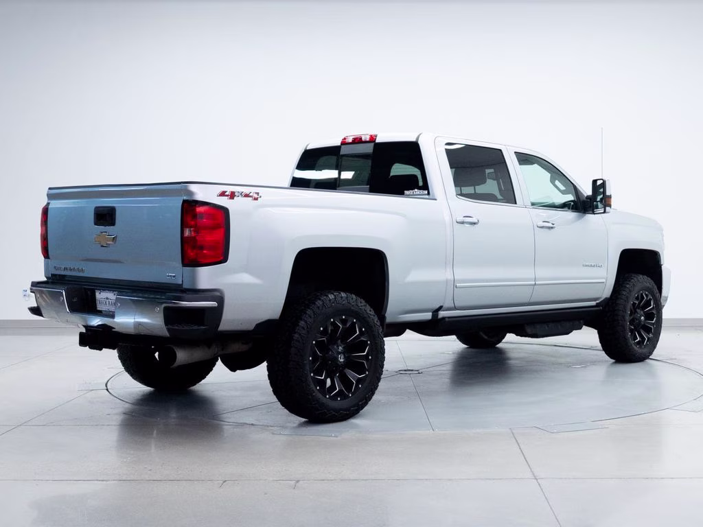 2019 Silver Ice Metallic Chevrolet Silverado 2500HD LTZ 4X4 Truck