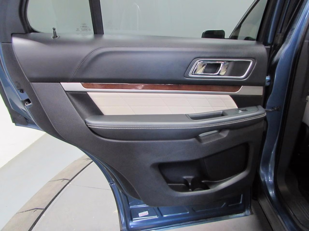 2018 Blue Metallic Ford Explorer Platinum 4X4 SUV