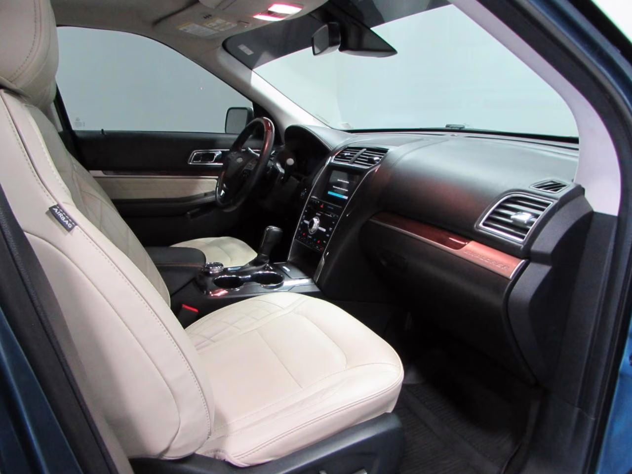 2018 Blue Metallic Ford Explorer Platinum 4X4 SUV