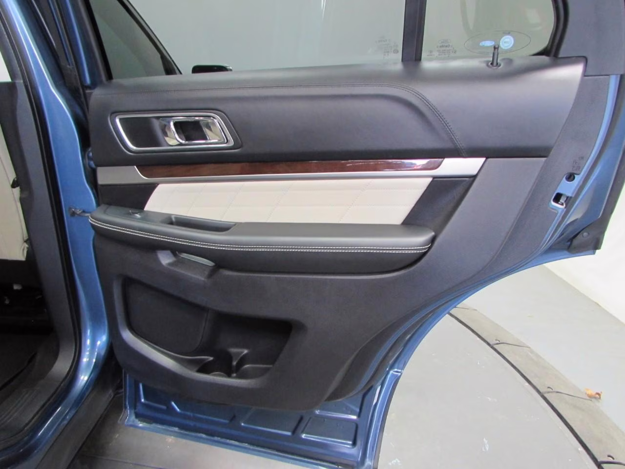 2018 Blue Metallic Ford Explorer Platinum 4X4 SUV