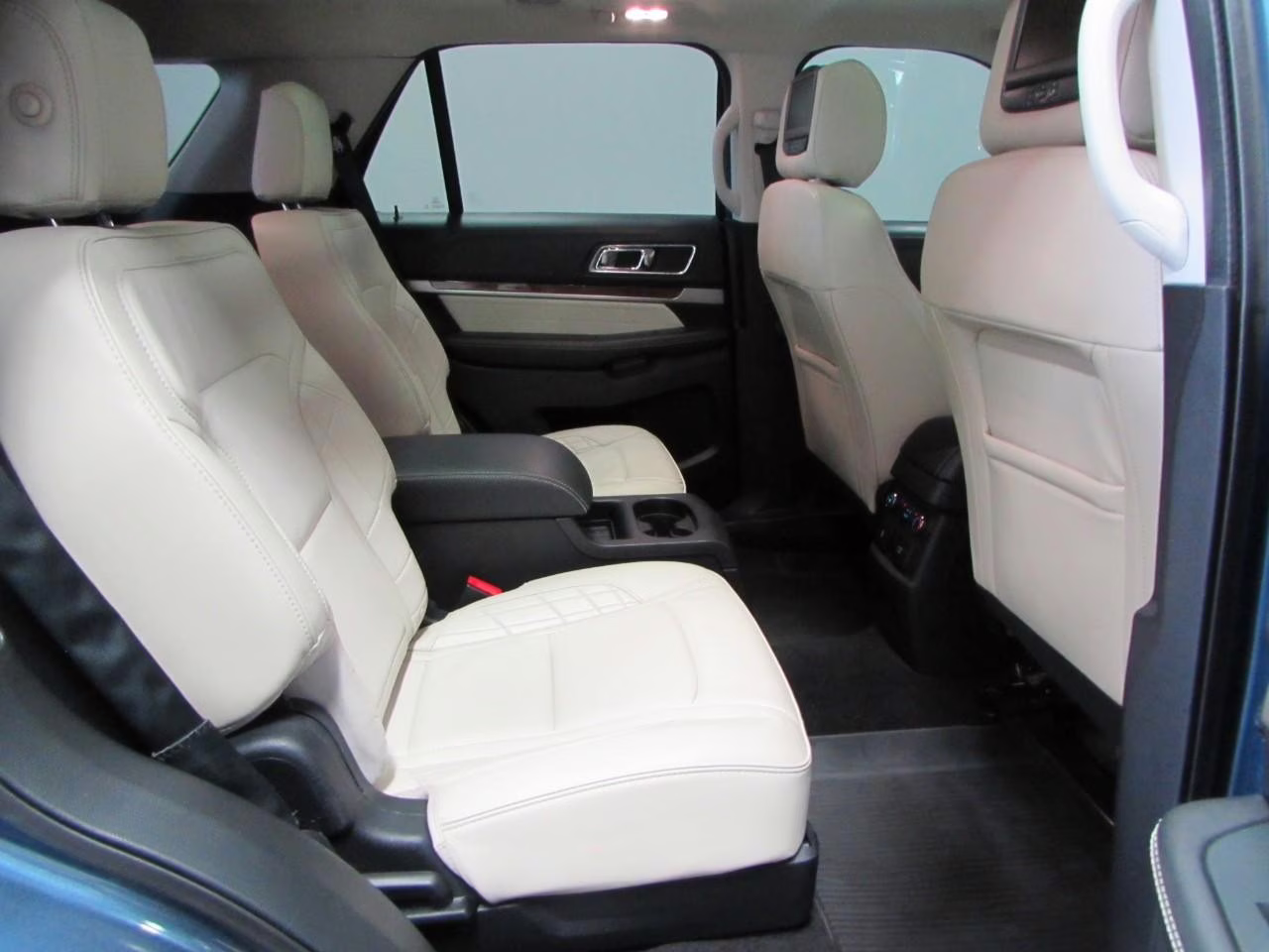 2018 Blue Metallic Ford Explorer Platinum 4X4 SUV