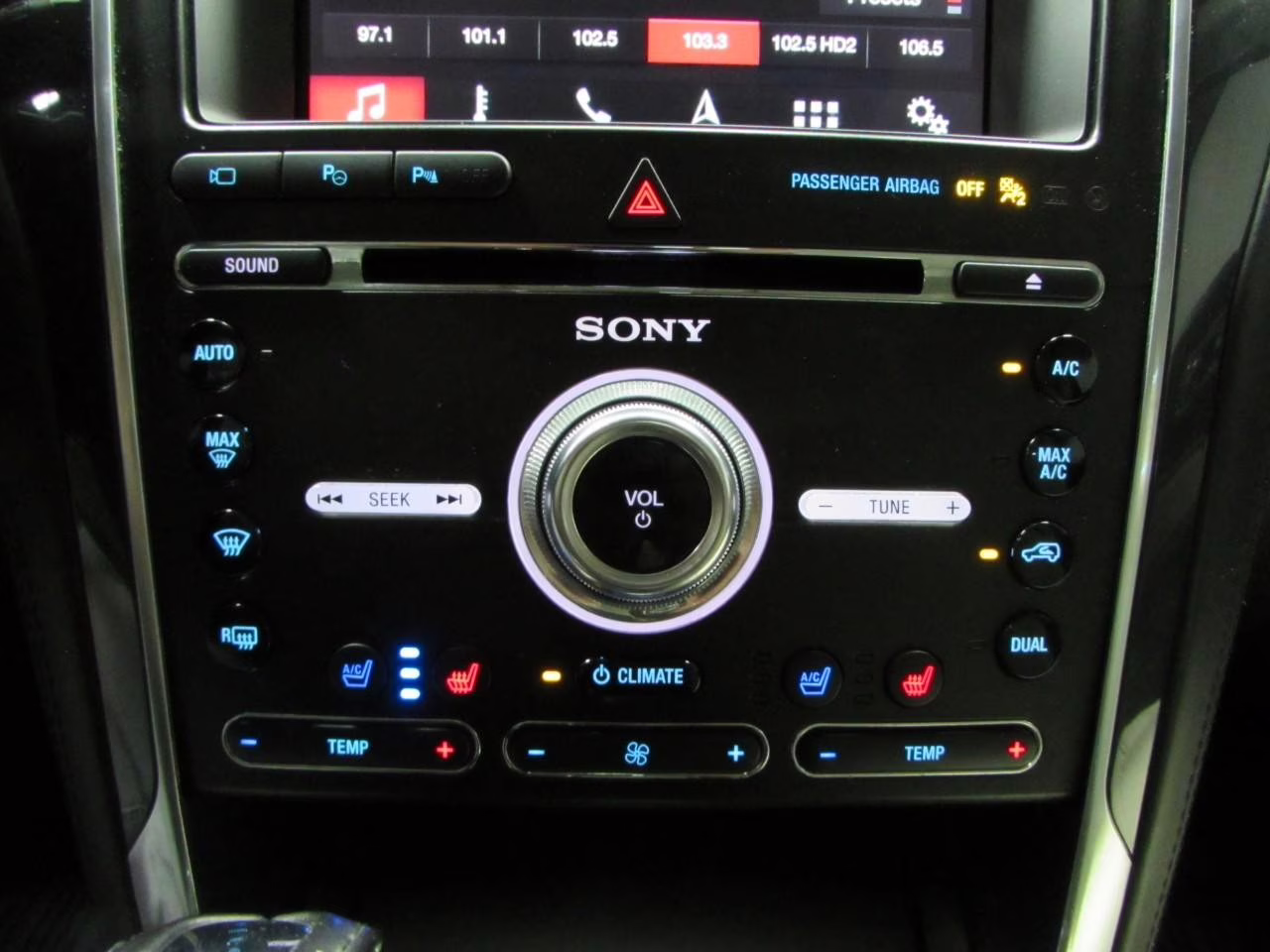 2018 Blue Metallic Ford Explorer Platinum 4X4 SUV