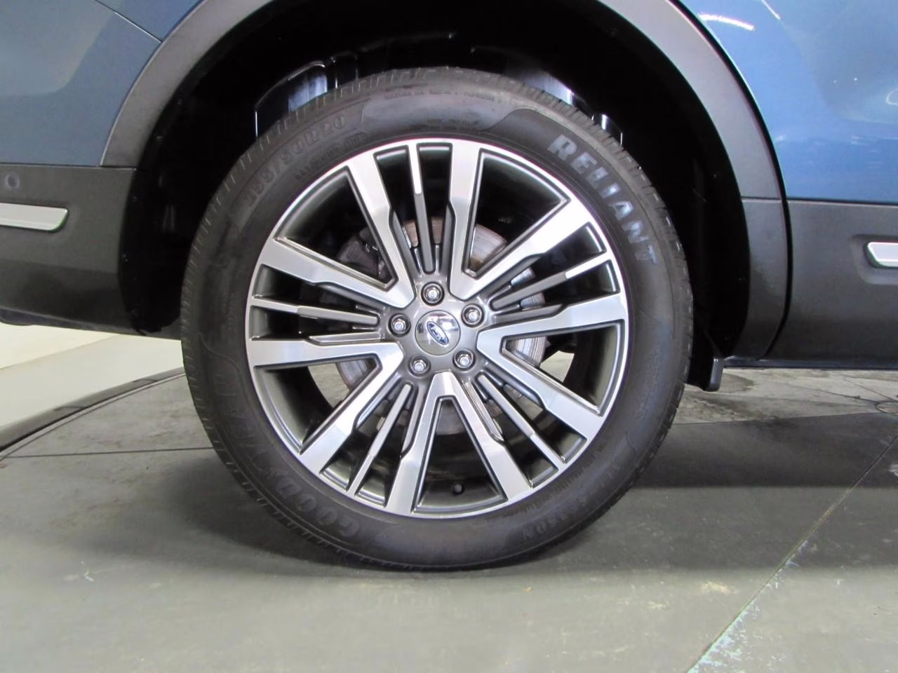 2018 Blue Metallic Ford Explorer Platinum 4X4 SUV