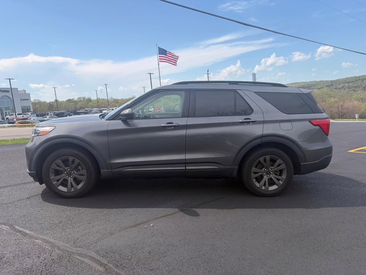 2021 GRAY Ford Explorer XLT 4X4 SUV