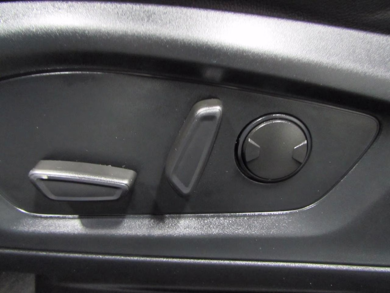 2021 Stone Gray Metallic Ford Explorer XLT 4X4 SUV