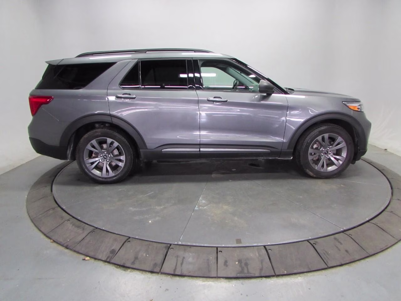 2021 Stone Gray Metallic Ford Explorer XLT 4X4 SUV