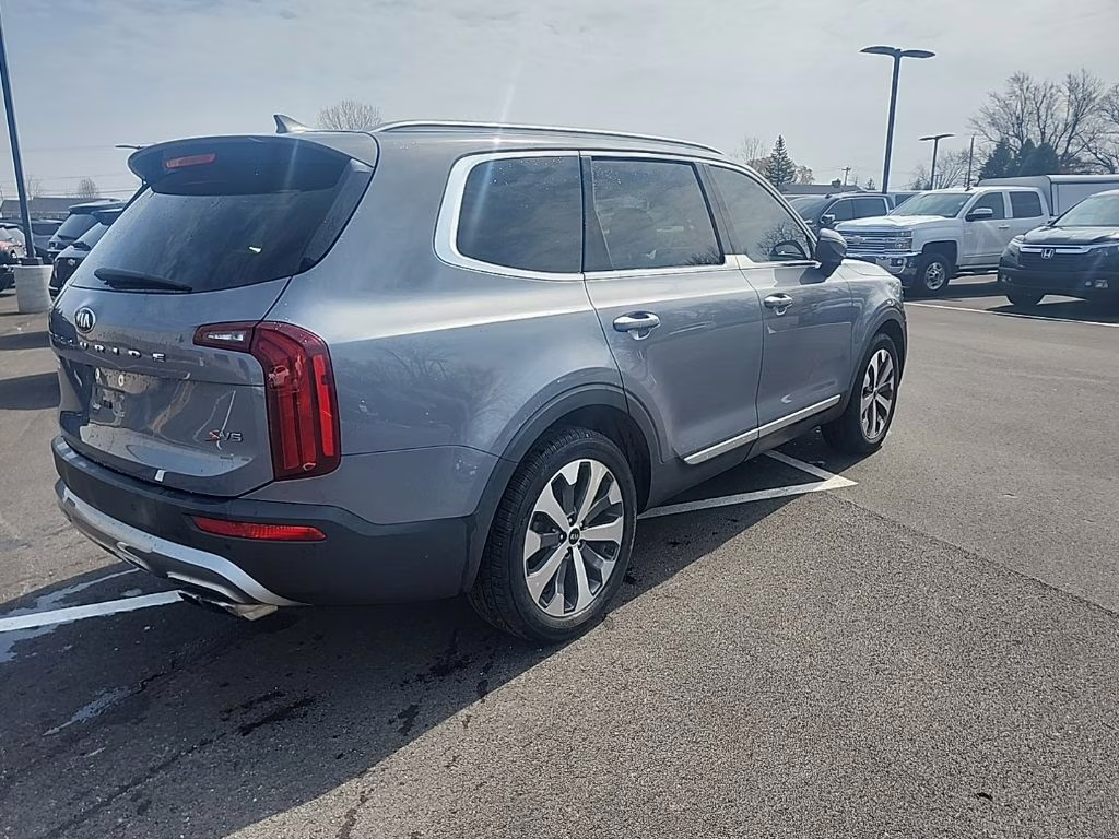 2020 Everlasting Silver Kia Telluride S FWD SUV