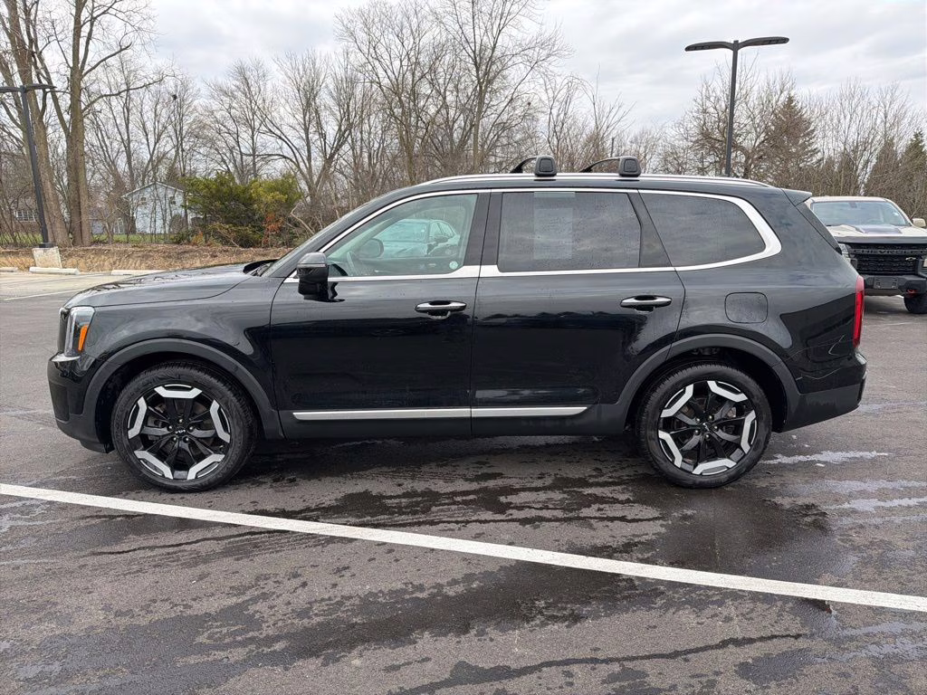 2025 Ebony Black Kia Telluride S AWD SUV