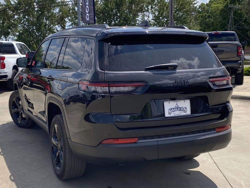 2026 Diamond Black Crystal Pearlcoat Jeep Grand Cherokee L Limited RWD SUV