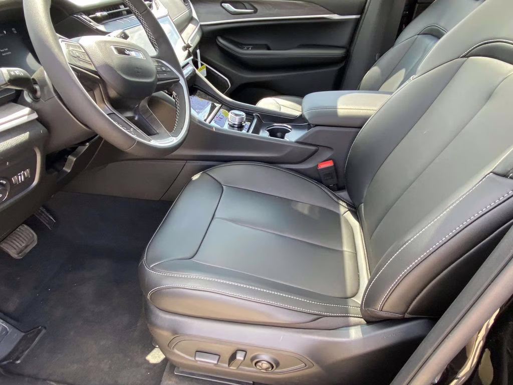 2026 Diamond Black Crystal Pearlcoat Jeep Grand Cherokee L Limited RWD SUV