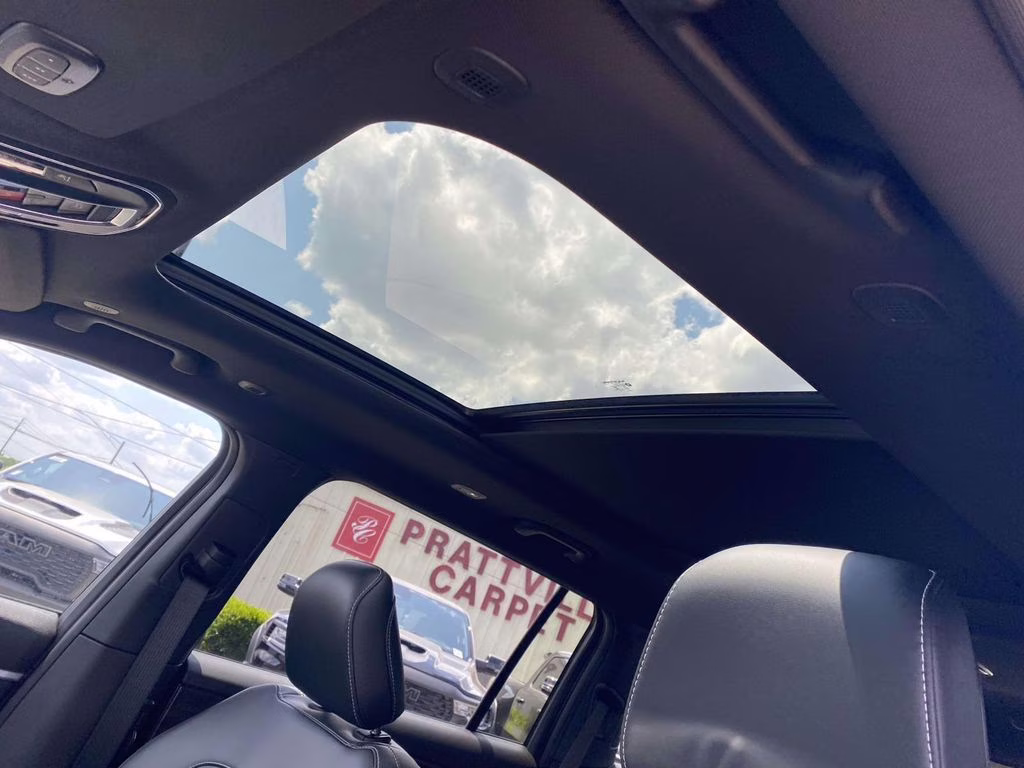 2026 Diamond Black Crystal Pearlcoat Jeep Grand Cherokee L Limited RWD SUV