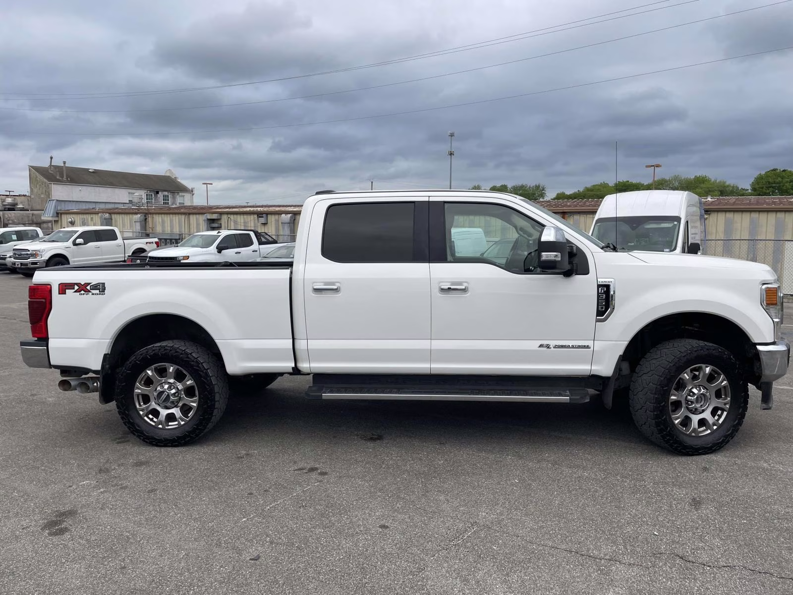 2021 Star White Metallic Tri-Coat Ford F-350SD Lariat 4X4 Truck