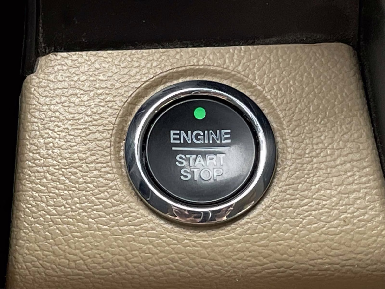 2021 Star White Metallic Tri-Coat Ford F-350SD Lariat 4X4 Truck