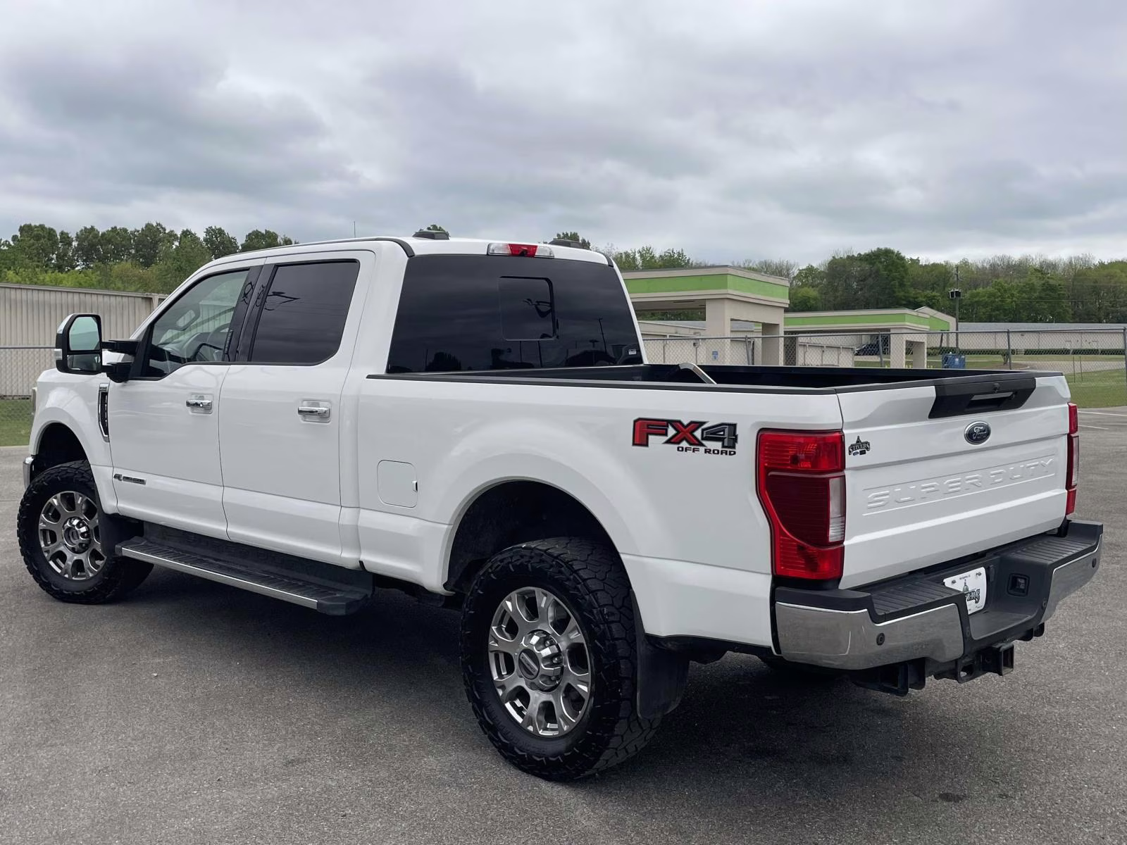 2021 Star White Metallic Tri-Coat Ford F-350SD Lariat 4X4 Truck