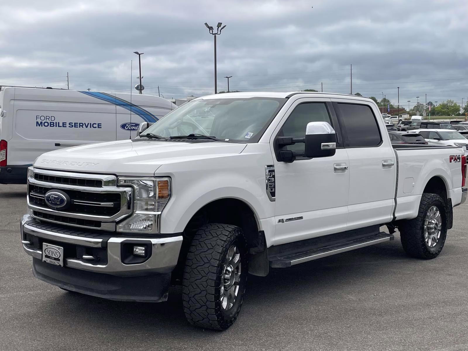 2021 Star White Metallic Tri-Coat Ford F-350SD Lariat 4X4 Truck