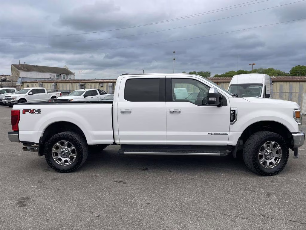 2021 Star White Metallic Tri-Coat Ford Super Duty F-350 SRW Lariat 4X4 Truck