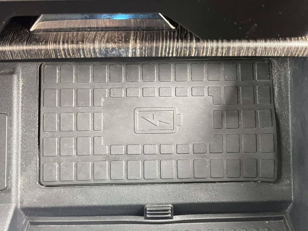 2021 Star White Metallic Tri-Coat Ford Super Duty F-350 SRW Lariat 4X4 Truck