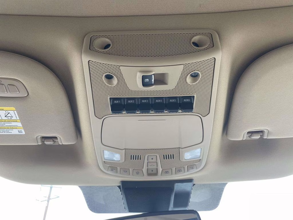 2021 Star White Metallic Tri-Coat Ford Super Duty F-350 SRW Lariat 4X4 Truck