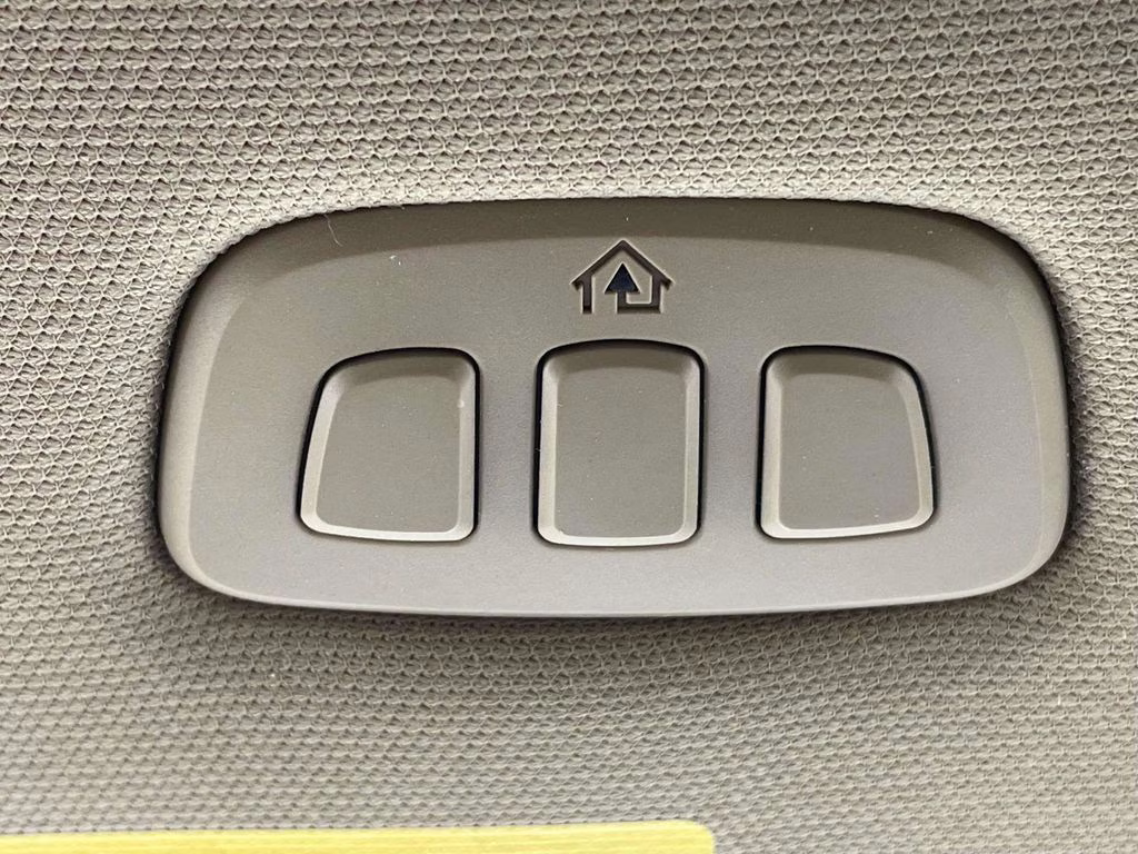 2021 Star White Metallic Tri-Coat Ford Super Duty F-350 SRW Lariat 4X4 Truck