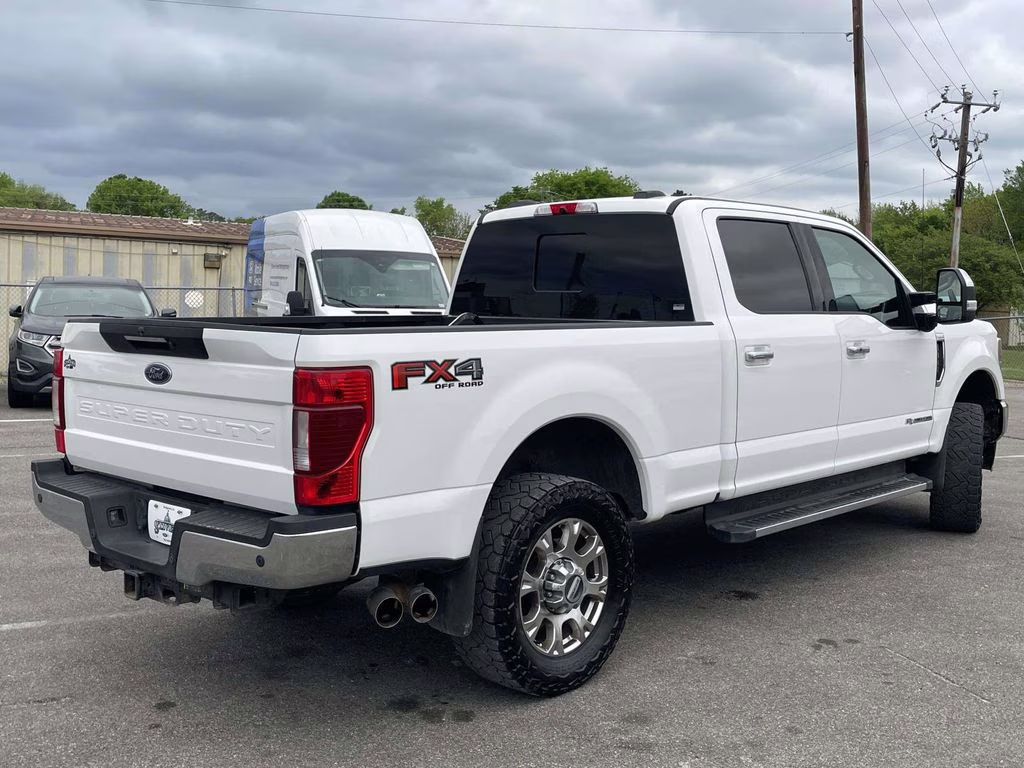 2021 Star White Metallic Tri-Coat Ford Super Duty F-350 SRW Lariat 4X4 Truck