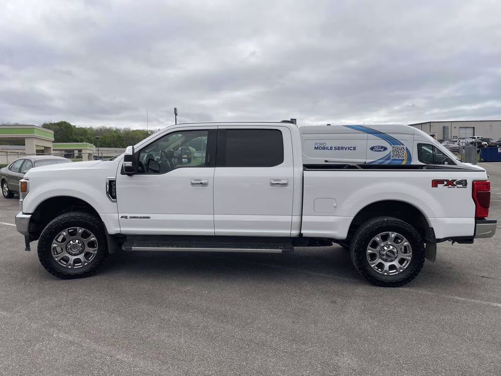 2021 Star White Metallic Tri-Coat Ford Super Duty F-350 SRW Lariat 4X4 Truck
