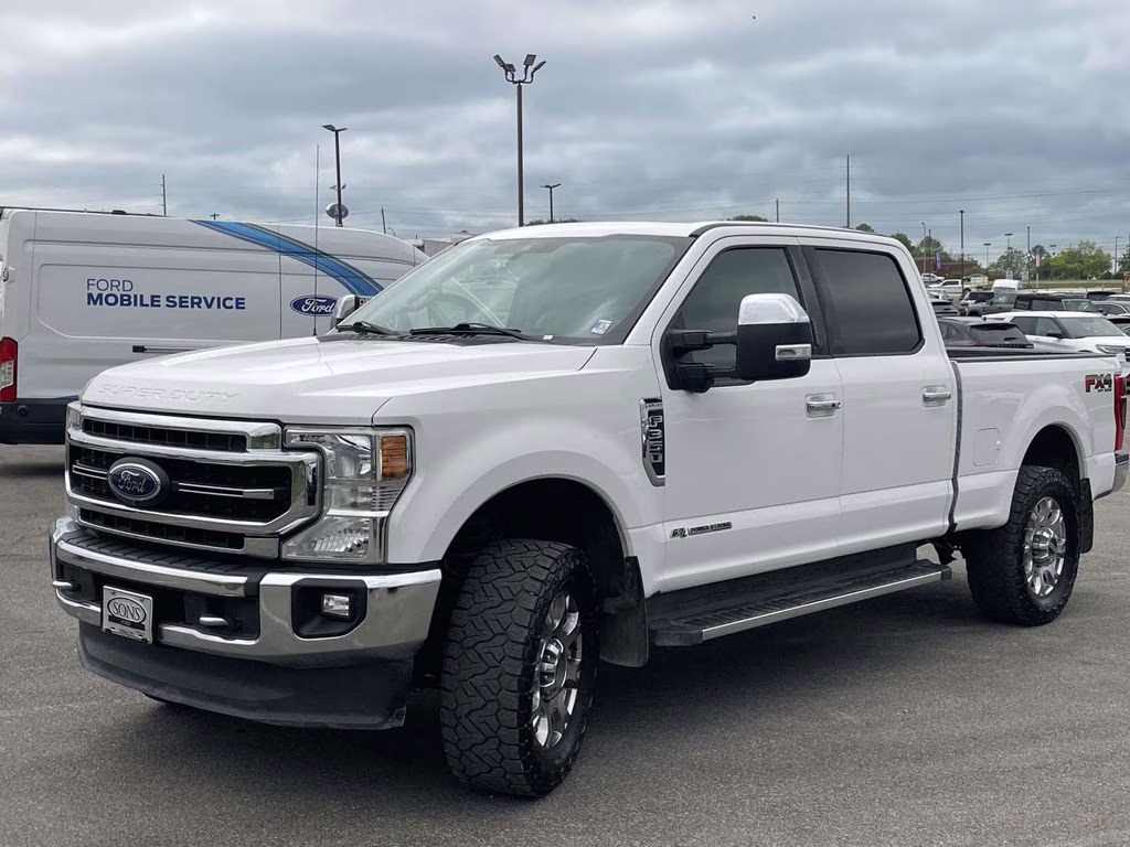 2021 Star White Metallic Tri-Coat Ford Super Duty F-350 SRW Lariat 4X4 Truck